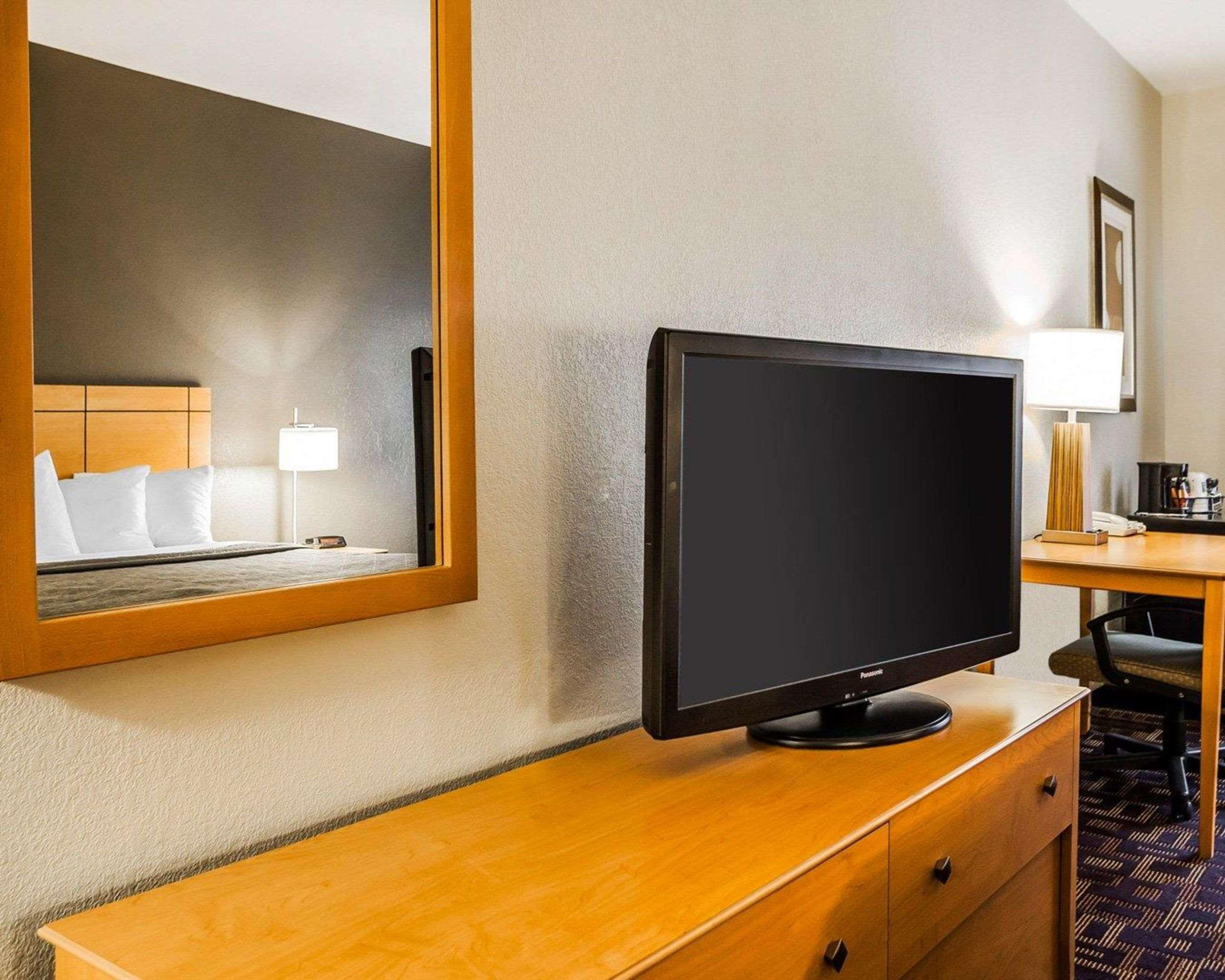 Quality Inn & Suites Des Moines Airport Εξωτερικό φωτογραφία