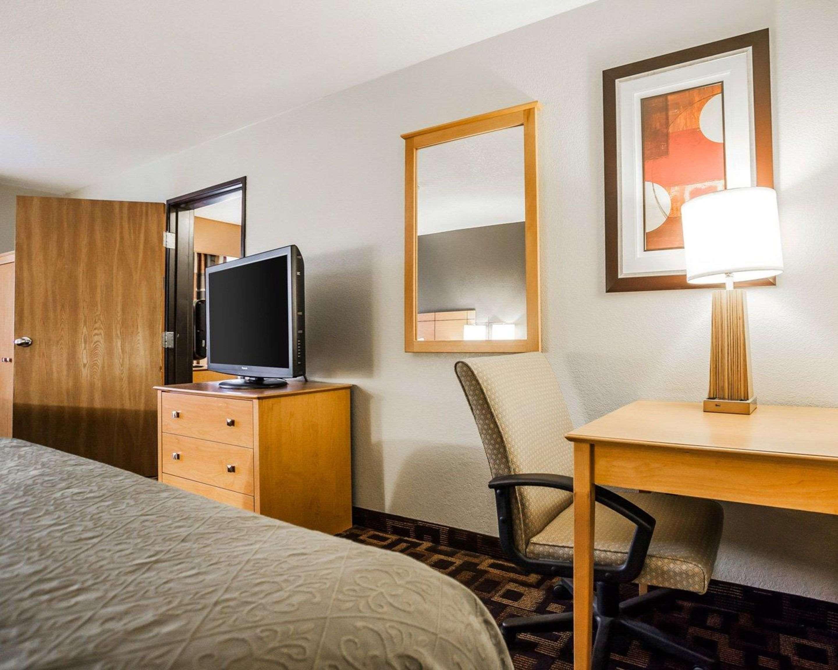 Quality Inn & Suites Des Moines Airport Εξωτερικό φωτογραφία