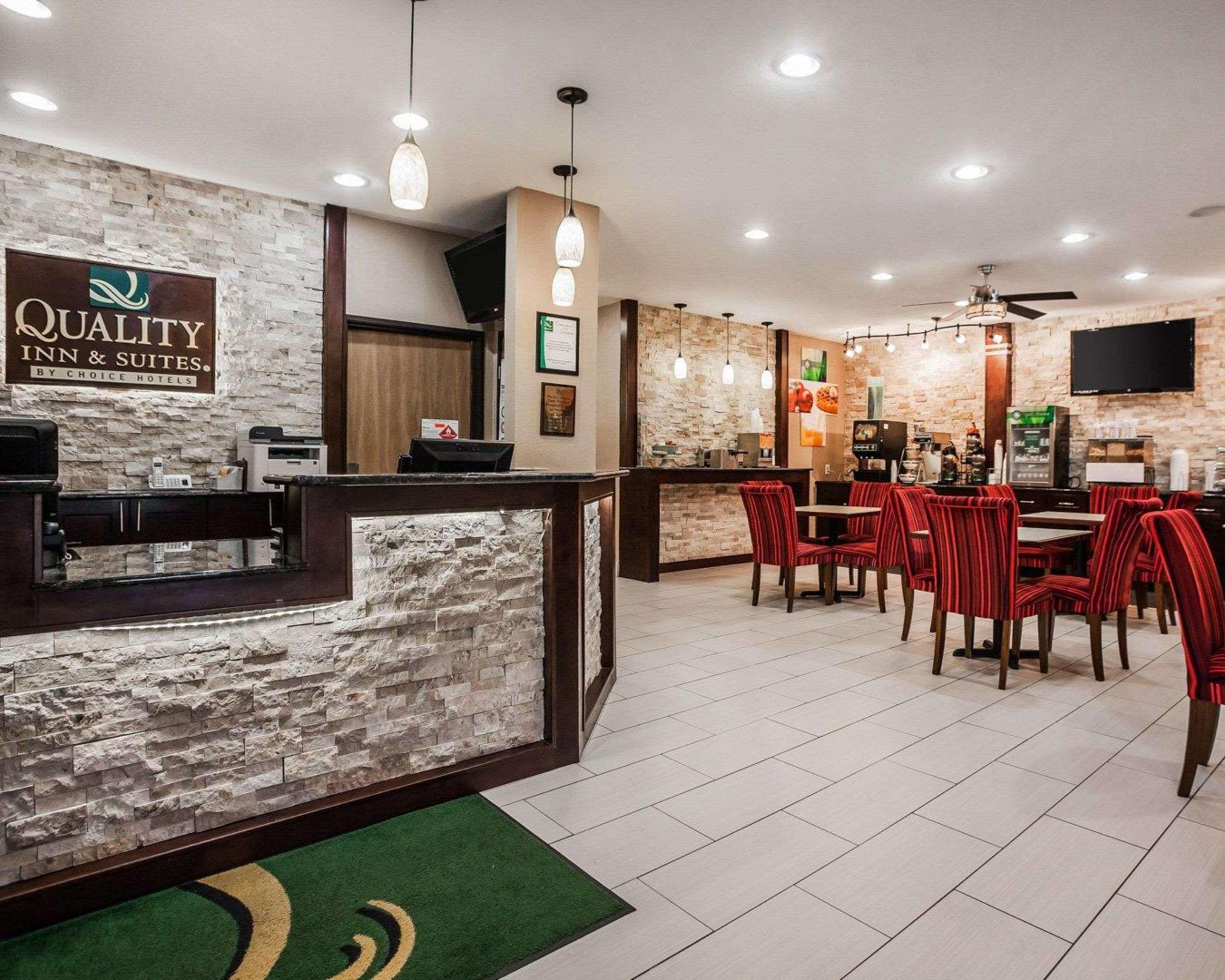 Quality Inn & Suites Des Moines Airport Εξωτερικό φωτογραφία