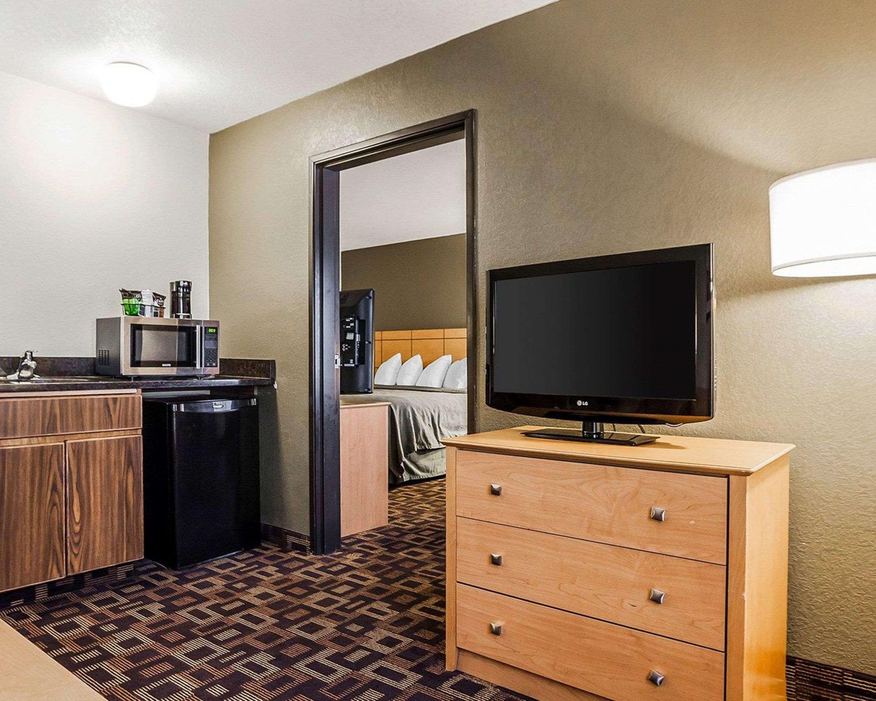 Quality Inn & Suites Des Moines Airport Εξωτερικό φωτογραφία